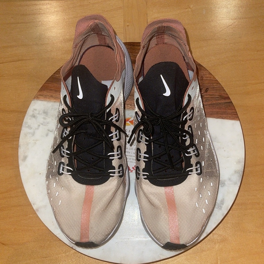 Nike - Picture 6 of 10